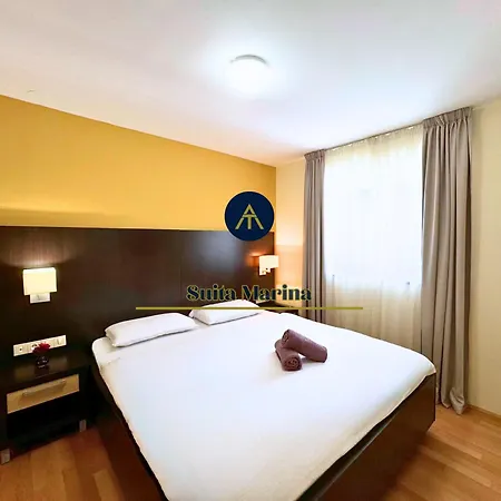 Marina - Near With Terrace & 2 Parking Spaces At Marina